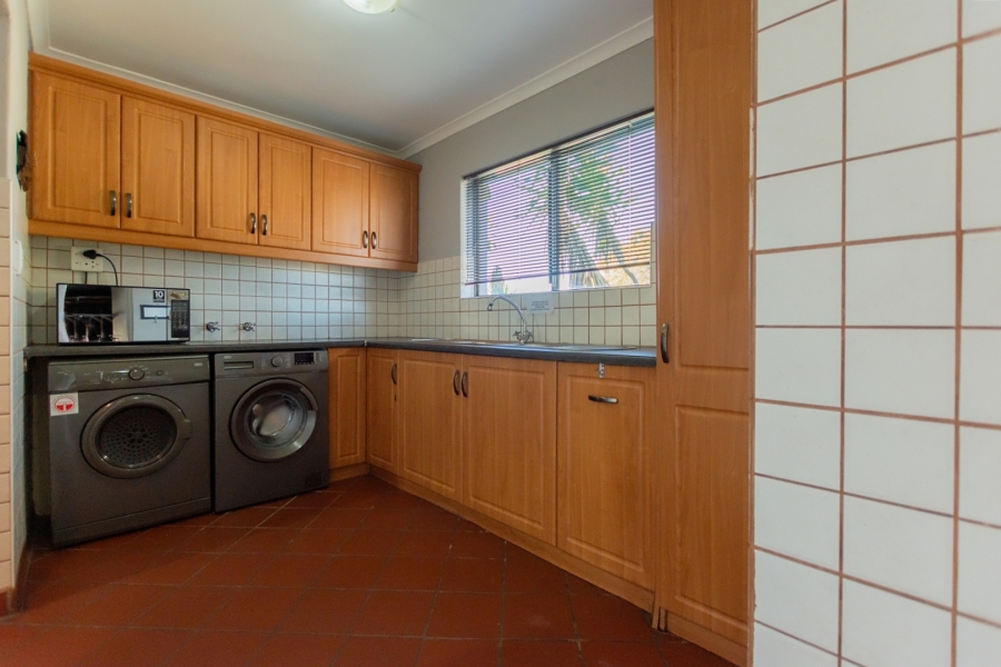 4 Bedroom Property for Sale in Britannia Bay Western Cape